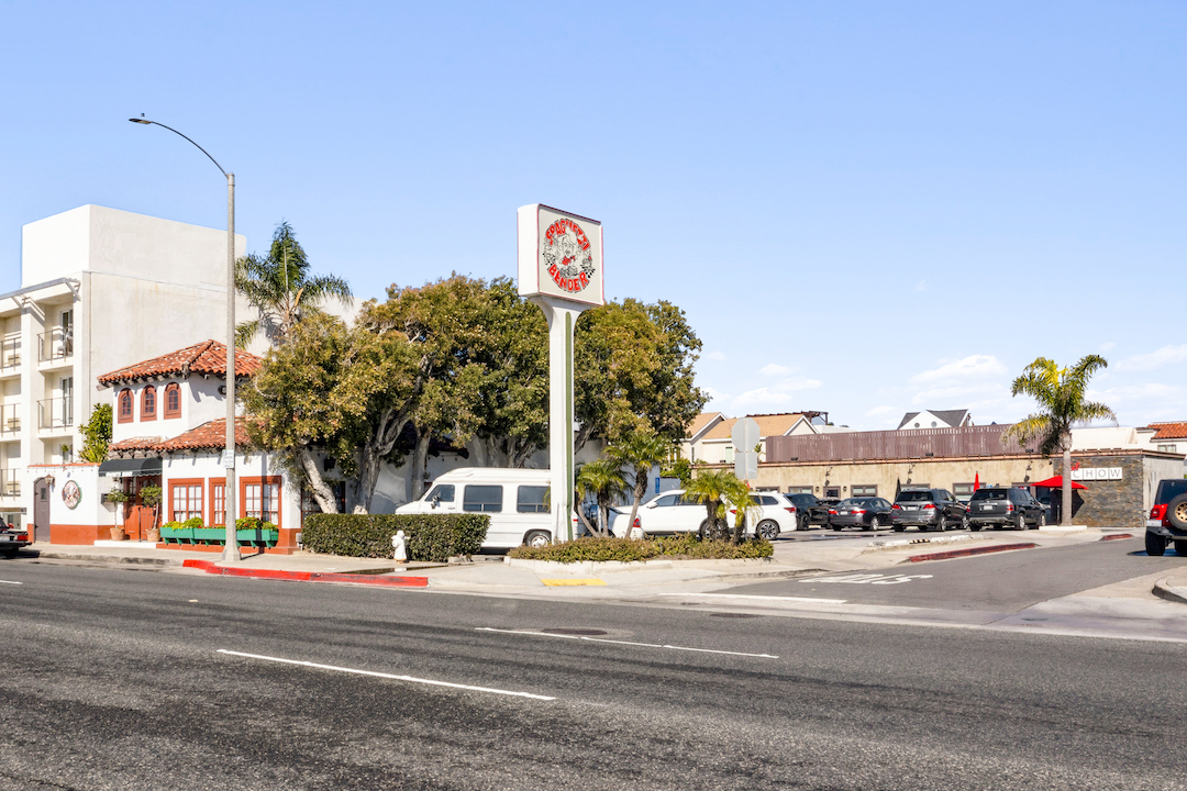 6204 W Coast Hwy, Newport Beach, CA for lease Building Photo- Image 1 of 4