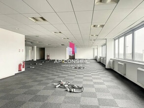 1 Avenue De Westphalie, Montigny-le-Bretonneux for lease Building Photo- Image 2 of 4