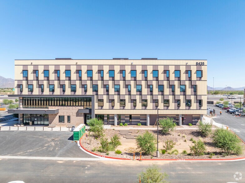 8435 N Pima Center Pky, Scottsdale, AZ à louer - Photo du bâtiment - Image 2 de 4