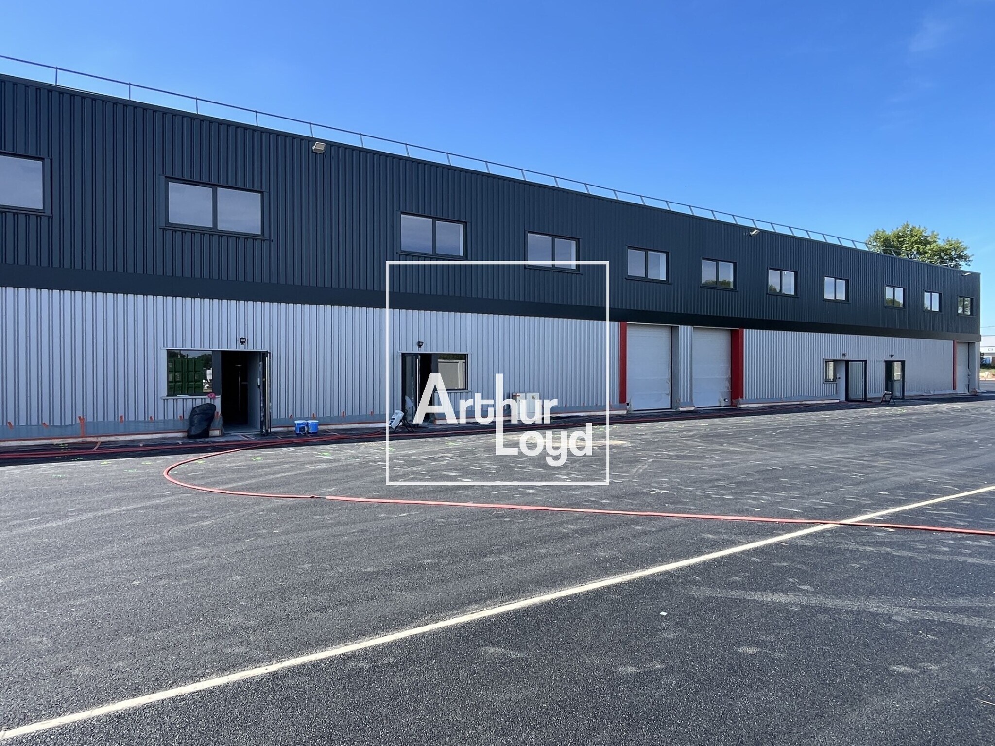 Industrial in Bruguières for lease Building Photo- Image 1 of 14