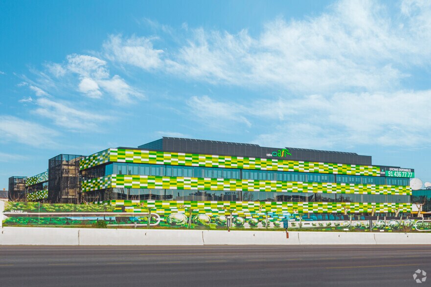 Calle de Basauri, 17, Madrid, Madrid à louer - Photo du bâtiment - Image 3 de 21