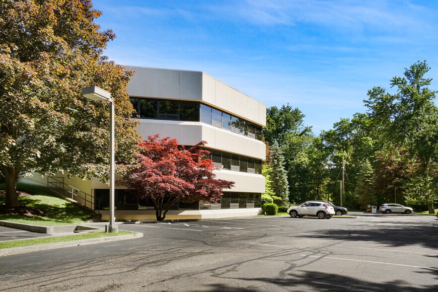 500 Executive Blvd, Ossining, NY à louer - Photo du bâtiment - Image 2 de 25