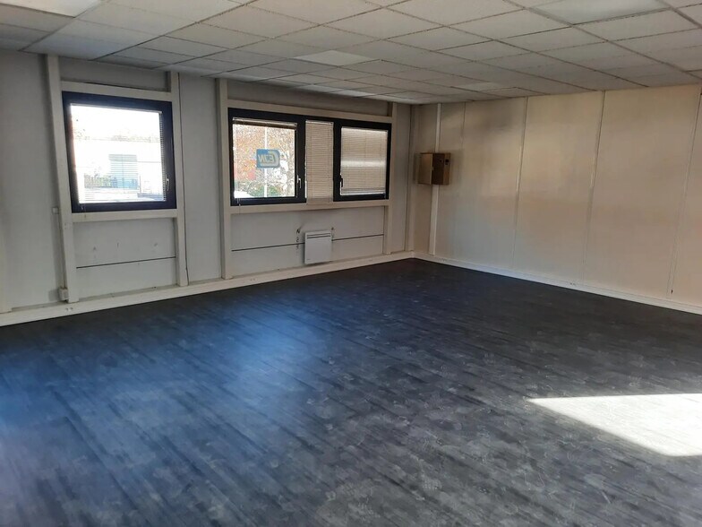 Flex dans Bondoufle à louer - Photo du bâtiment - Image 2 de 4