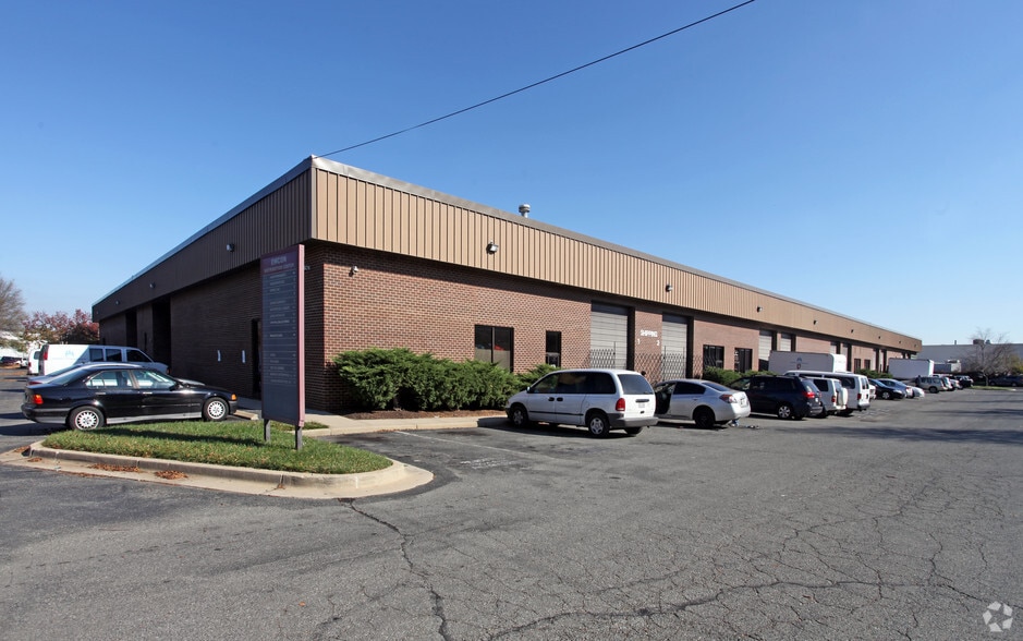 10121-10165 Bacon Dr, Beltsville, MD à louer - Photo du bâtiment - Image 3 de 7
