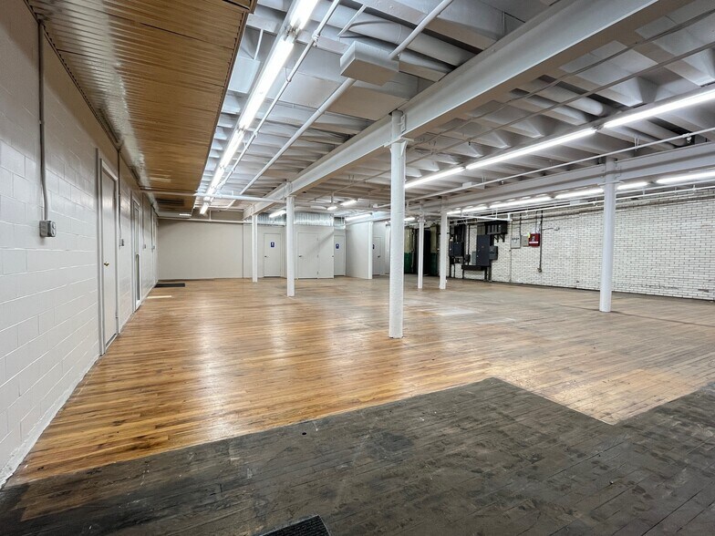 6592 Hamilton Ave, Pittsburgh, PA à louer - Photo du bâtiment - Image 2 de 19