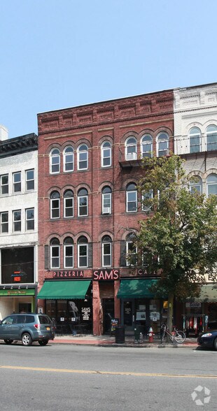 235 Main St, Northampton, MA à vendre - Photo principale - Image 1 de 2