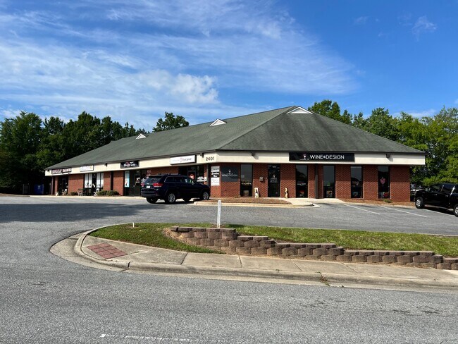 Plus de détails pour 2401 Penny Rd, High Point, NC - Bureau à louer