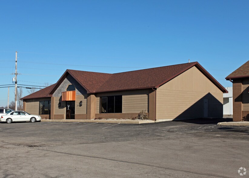 2932-2934 Frontage Rd, Warsaw, IN for sale - Primary Photo - Image 1 of 4
