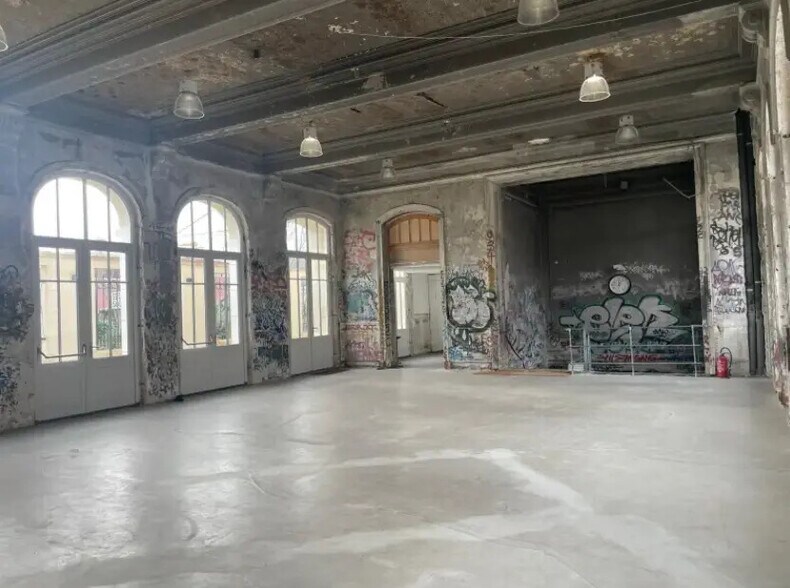 Office in Saint-Ouen-sur-Seine for lease - Interior Photo - Image 2 of 6