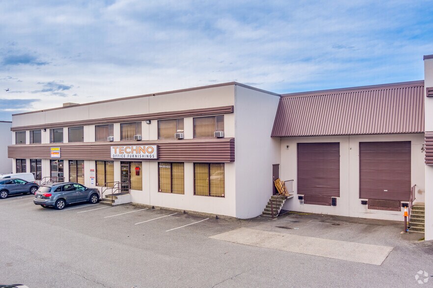 3531 Jacombs Rd, Richmond, BC à louer - Photo du bâtiment - Image 3 de 5