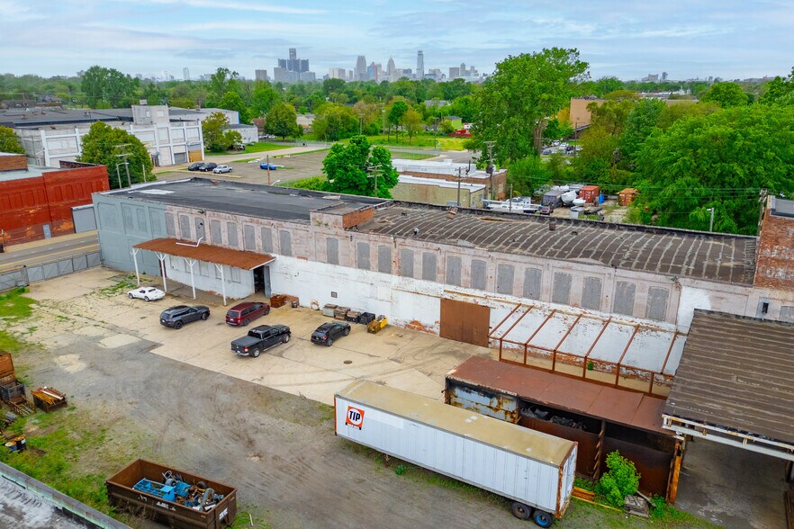 6501 Mack Ave, Detroit, MI à vendre - Photo du bâtiment - Image 2 de 9