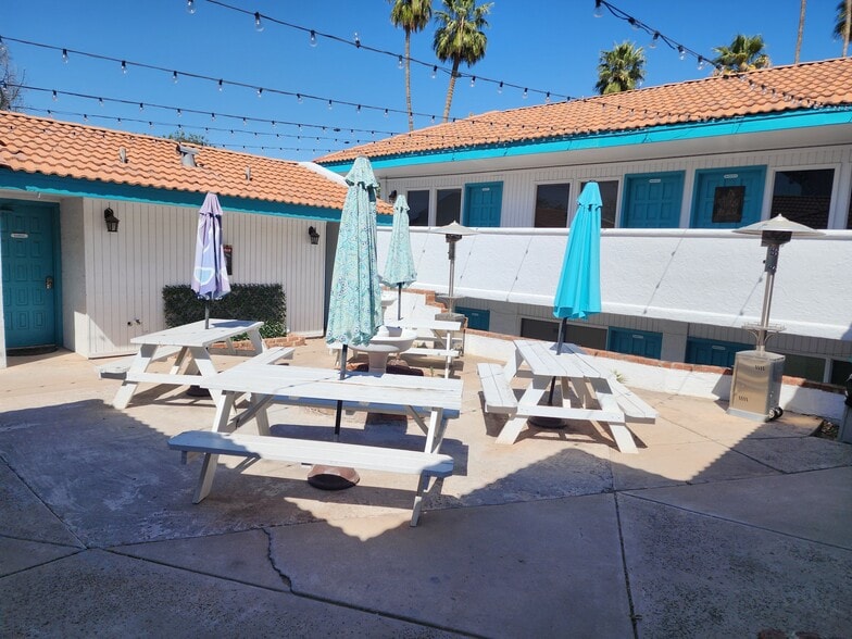 86 W University Dr, Mesa, AZ à vendre - Photo du bâtiment - Image 3 de 21