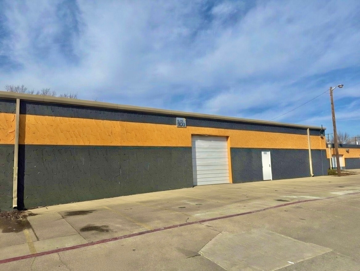 1229 Colorado Ln, Arlington, TX for lease Interior Photo- Image 1 of 5