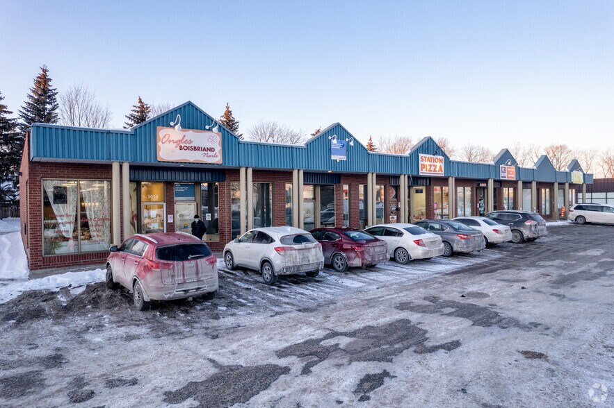 3040-3058 Ch De La Rivière-Cachée, Boisbriand, QC à louer - Photo du bâtiment - Image 3 de 3