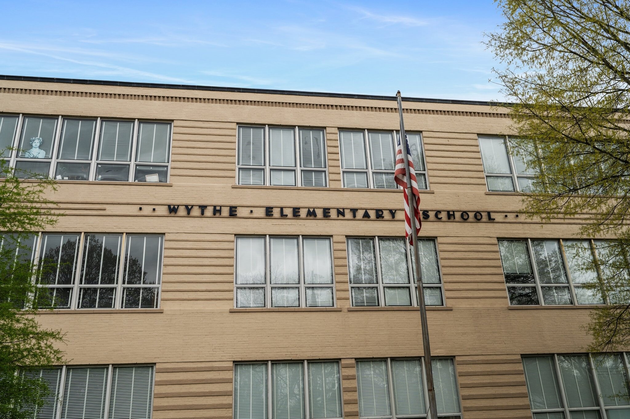 200 Claremont Ave, Hampton, VA à vendre Photo du bâtiment- Image 1 de 31