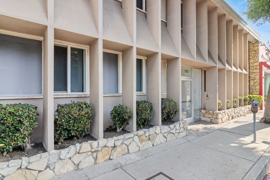 1122 S Robertson, Los Angeles, CA for lease - Building Photo - Image 3 of 5