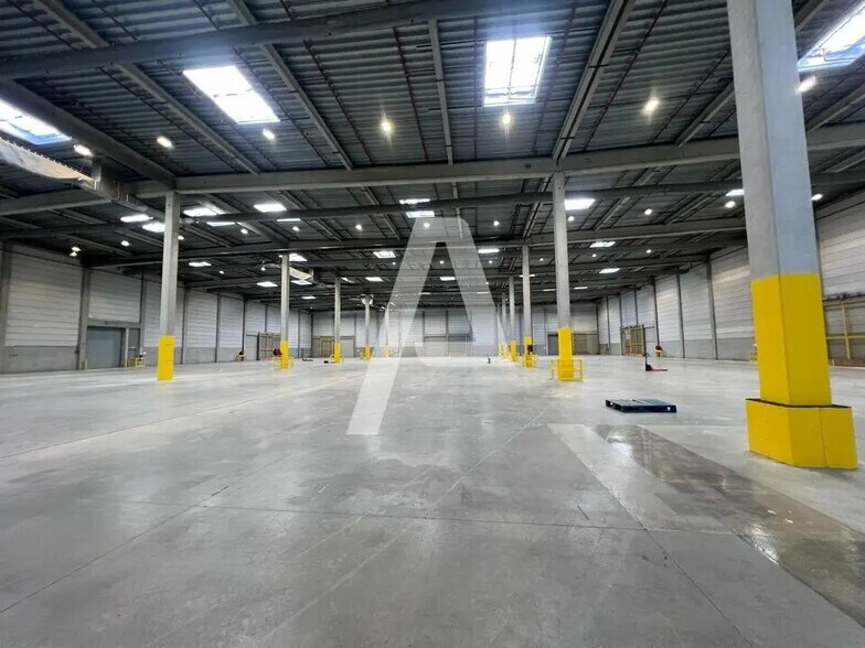 Flex dans Moissy-Cramayel à louer - Photo du bâtiment - Image 2 de 5