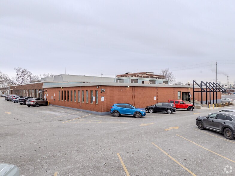 414 Victoria Av N, Hamilton, ON à louer - Photo du bâtiment - Image 3 de 3