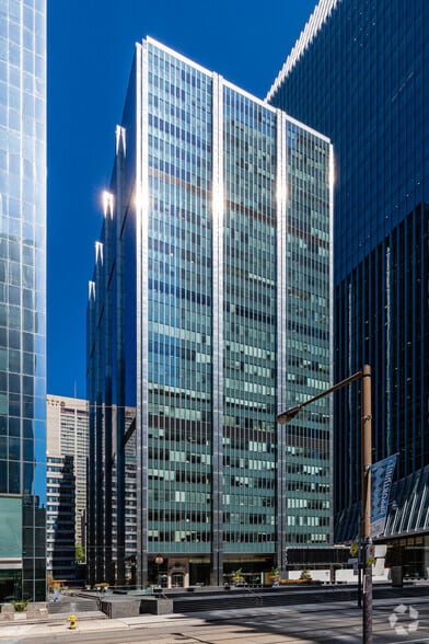120 Adelaide St W, Toronto, ON for lease - Building Photo - Image 2 of 28
