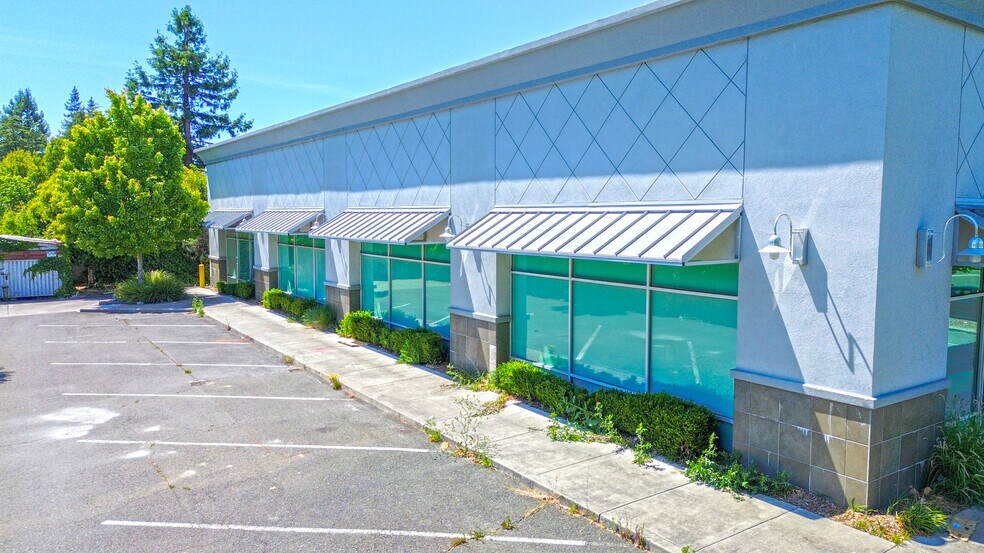 955 Stony Point Rd, Santa Rosa, CA à louer - Photo du bâtiment - Image 3 de 7