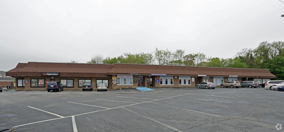 5220 Williamson Rd NW, Roanoke, VA à louer - Photo du bâtiment - Image 2 de 4