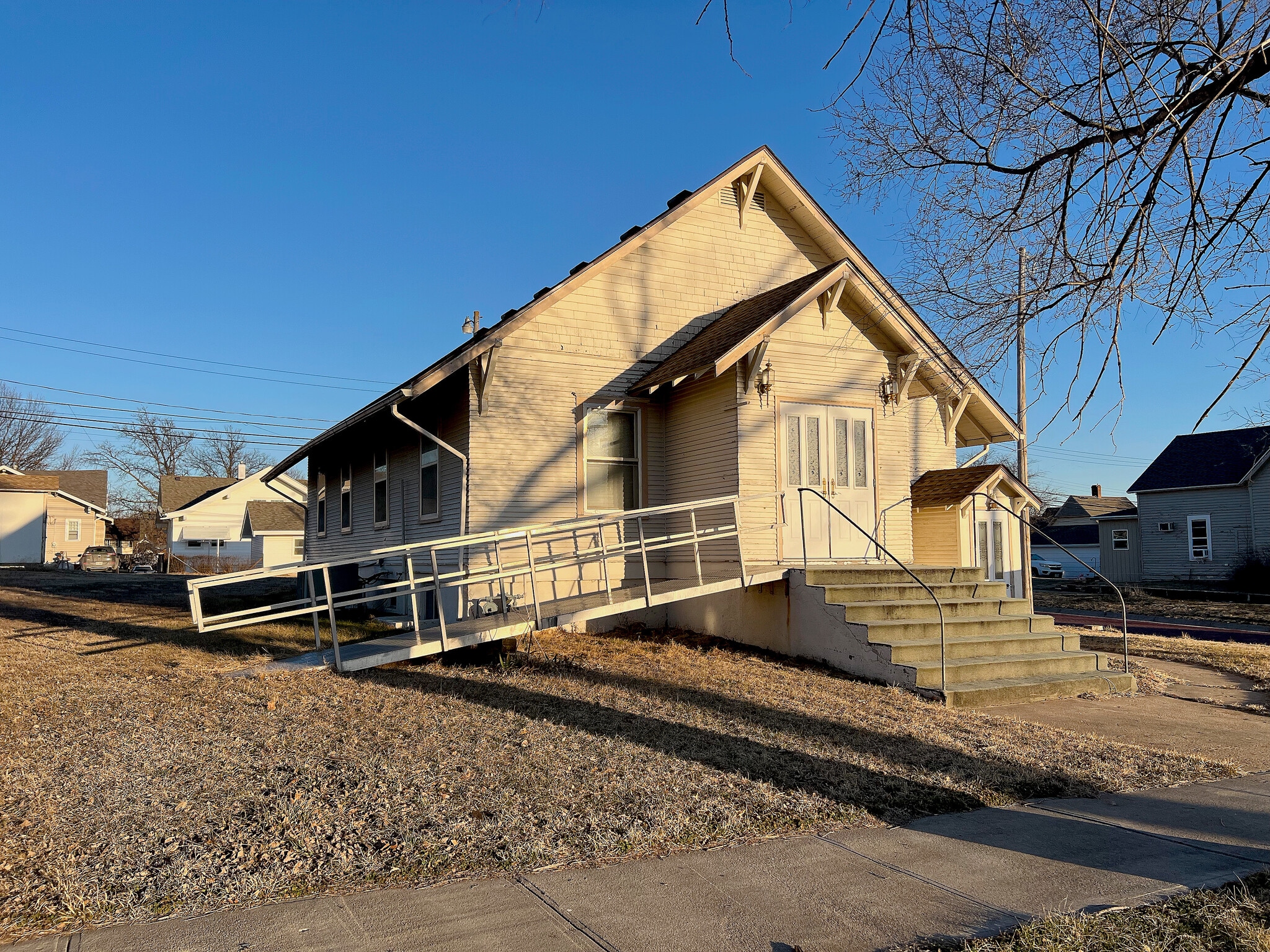 1102 D St, Fairbury, NE for sale Primary Photo- Image 1 of 13