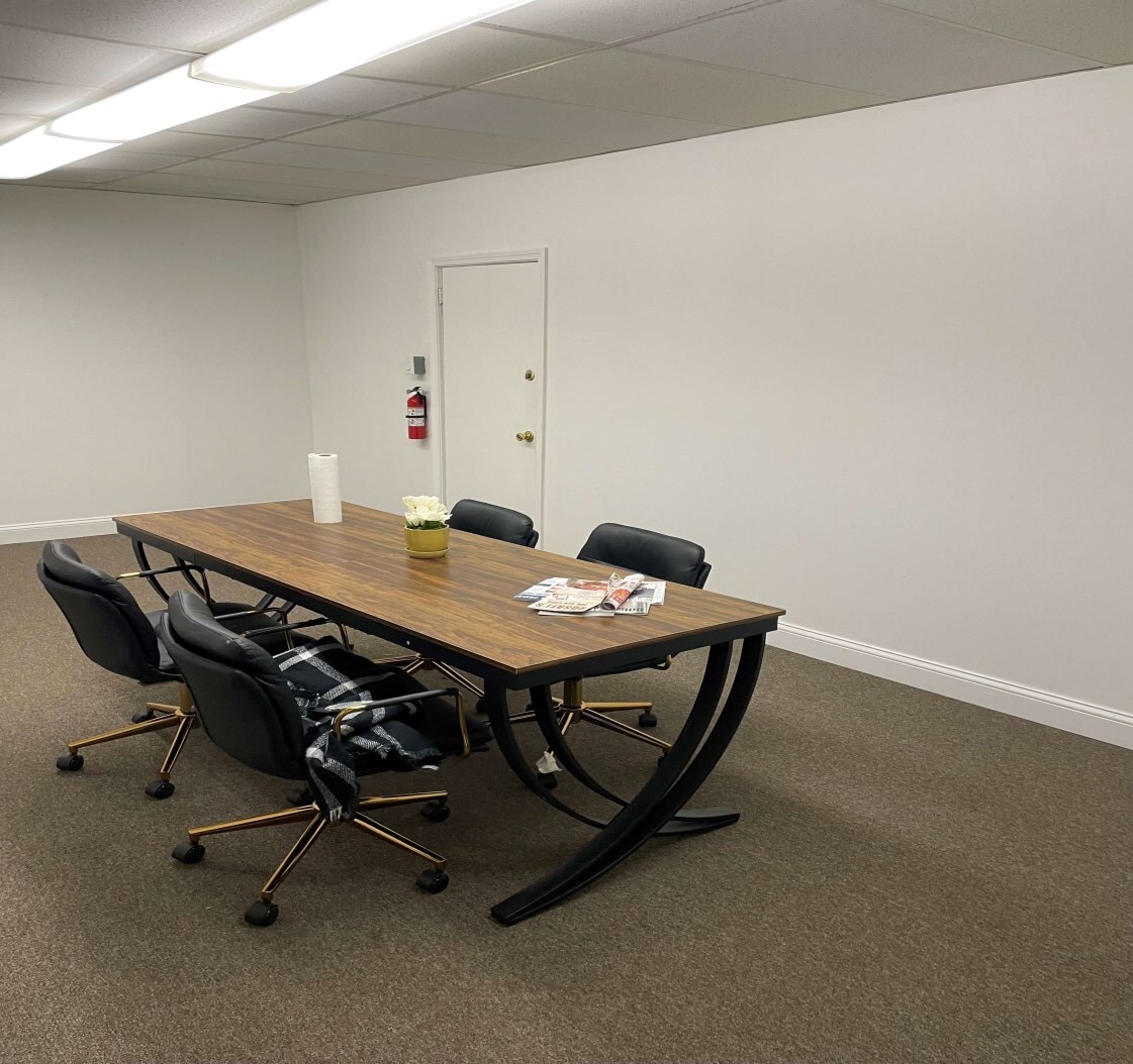 639-643 S La Grange Rd, La Grange, IL for lease Interior Photo- Image 1 of 8