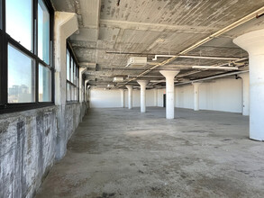 315 Meserole St, Brooklyn, NY for lease Interior Photo- Image 2 of 5