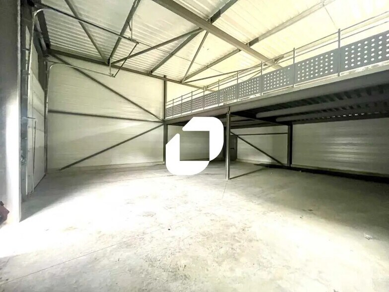 Flex dans Salaunes à louer - Photo du bâtiment - Image 3 de 7