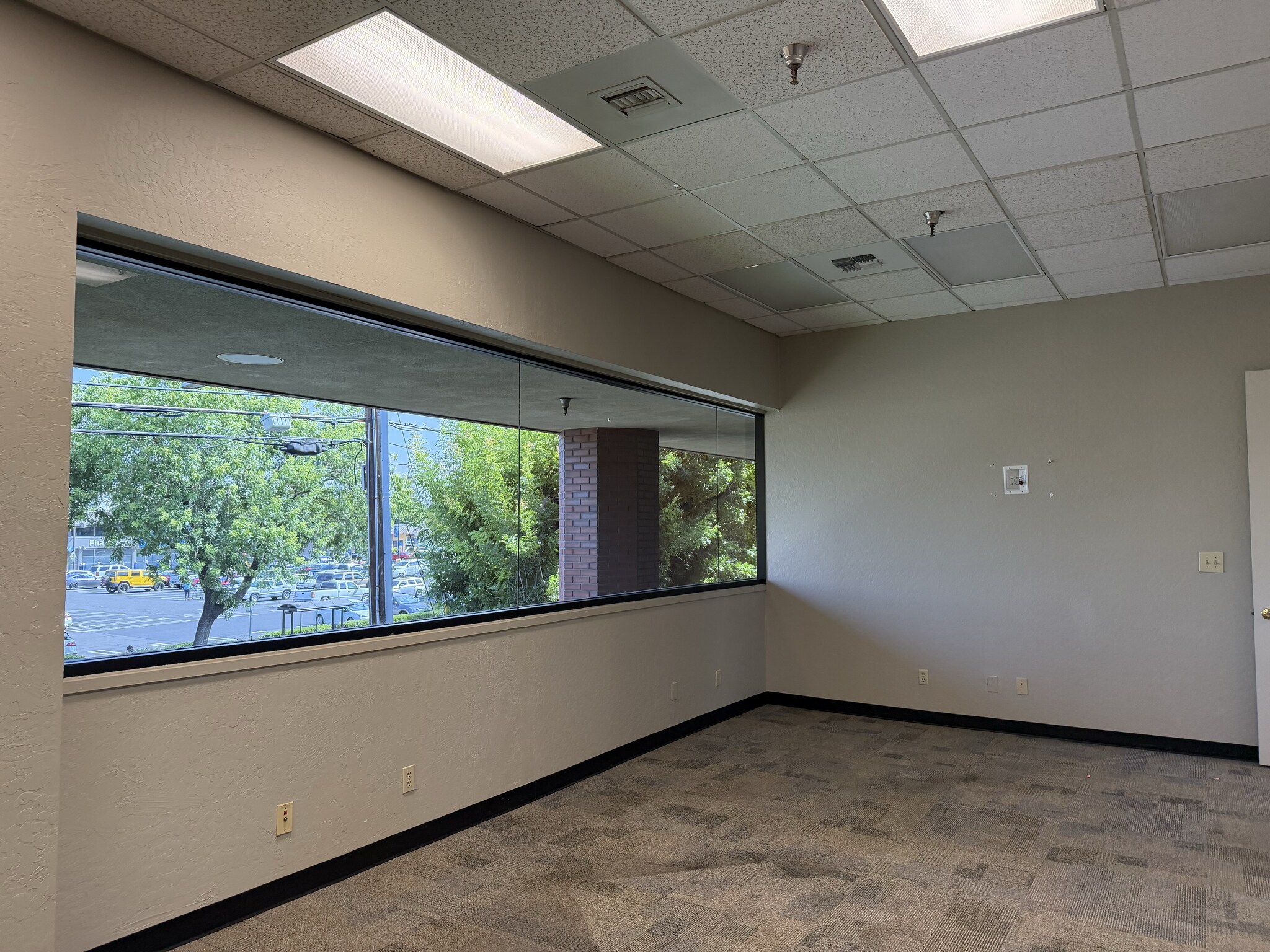 1200 E Orangeburg Ave, Modesto, CA for lease Interior Photo- Image 1 of 15