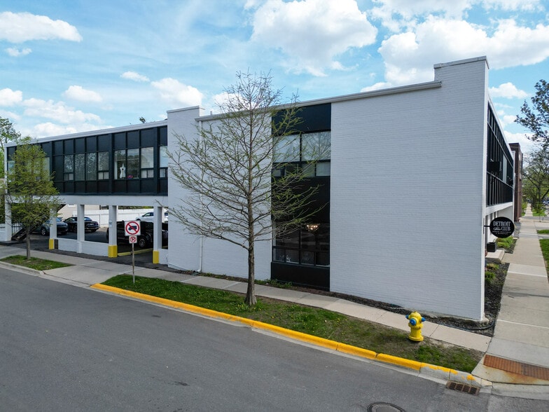 801 S Adams Rd, Birmingham, MI for lease - Building Photo - Image 2 of 7