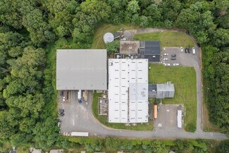 Plus de détails pour 555 Country Club Rd, Dallas, PA - Industriel à louer