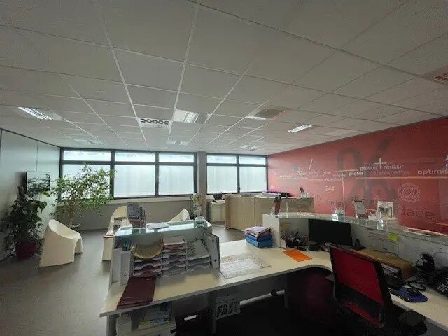 Office in FRAGNES for lease Interior Photo- Image 1 of 8