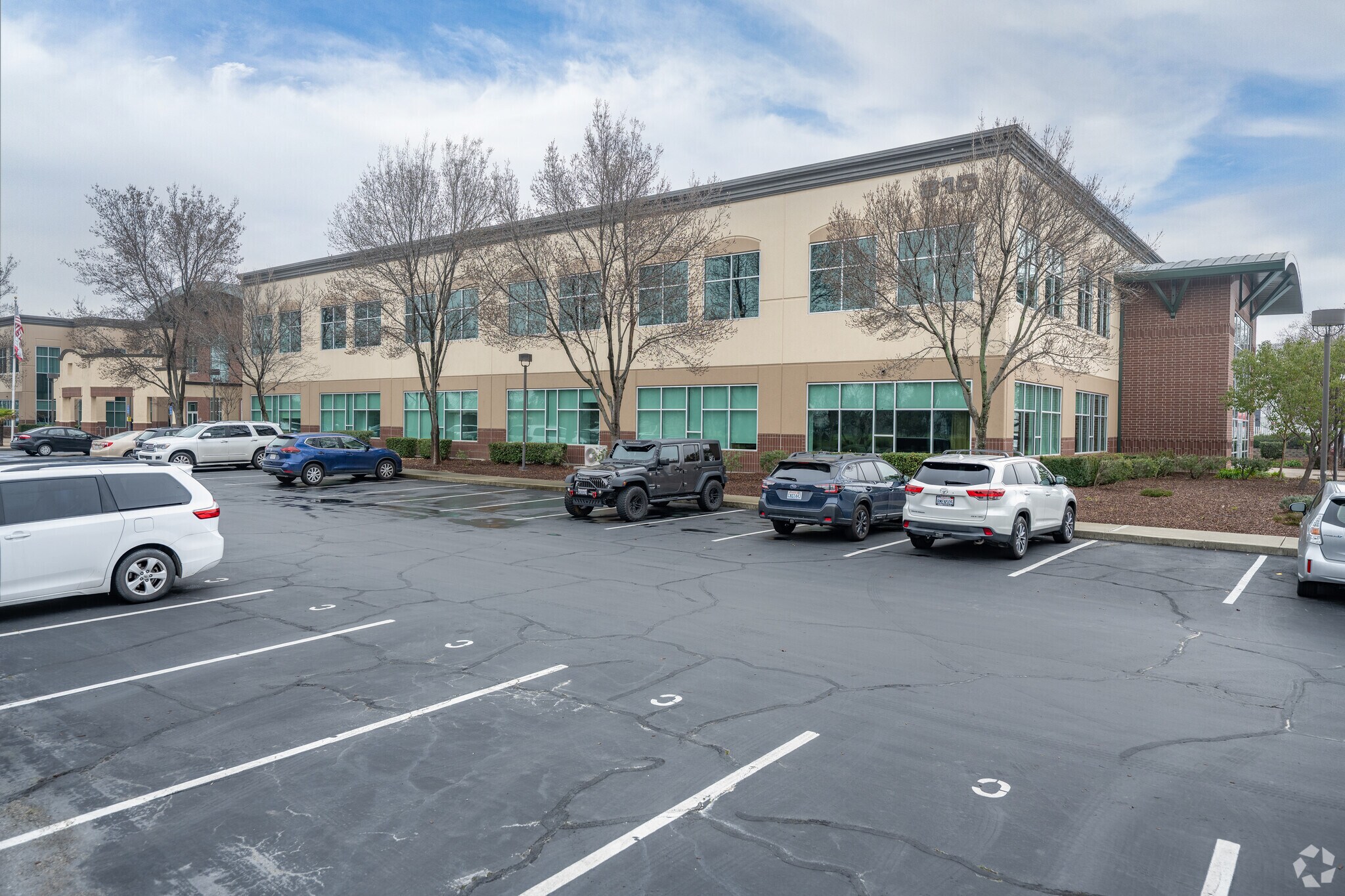 810 Vaca Valley Pky, Vacaville, CA for lease Building Photo- Image 1 of 8