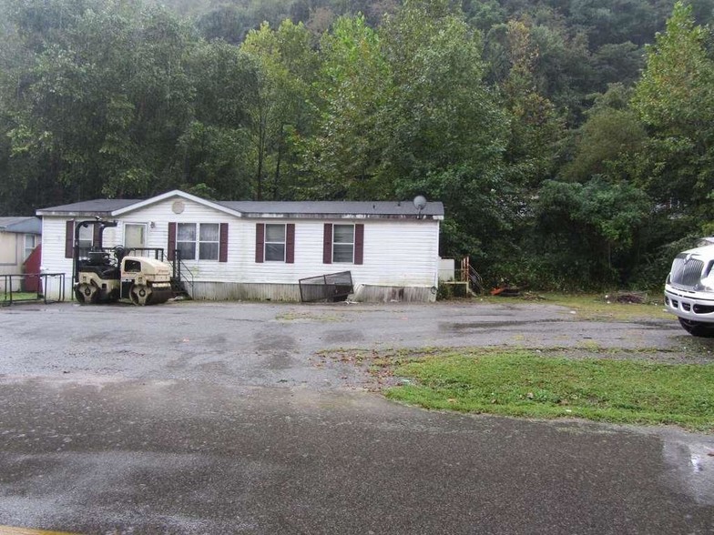 601 Copperas Fork Rd, Holden, WV à vendre - Photo du bâtiment - Image 1 de 1