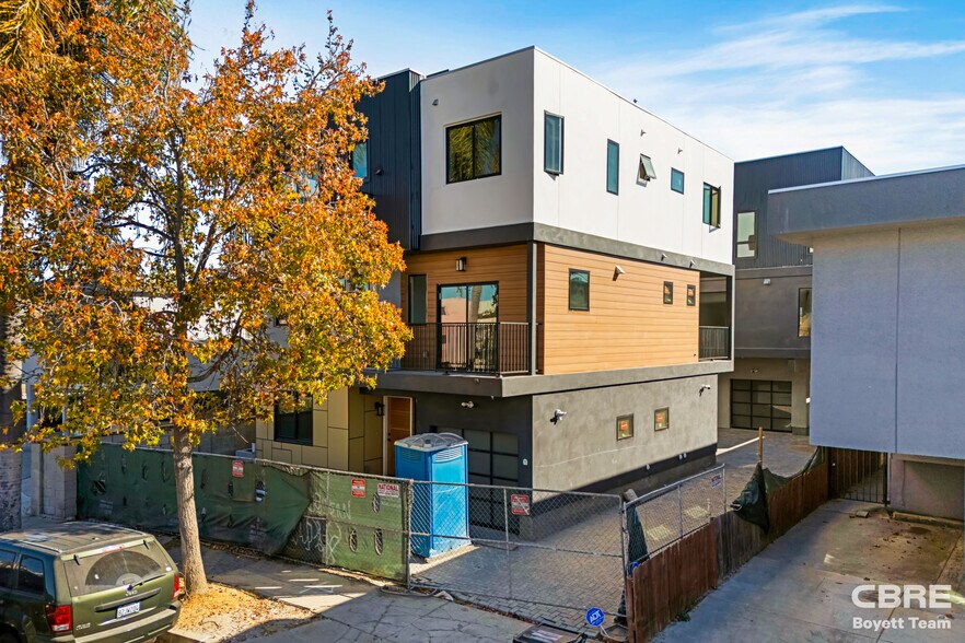 10156 Regent St, Los Angeles, CA à vendre - Photo du bâtiment - Image 2 de 43