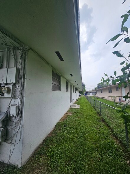 5905 Pierce St, Hollywood, FL for sale - Building Photo - Image 3 of 6