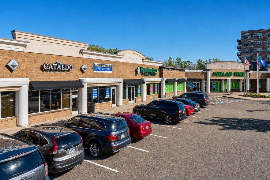 10100-10200 N 6th Ave, Plymouth, MN à louer - Photo du bâtiment - Image 2 de 9