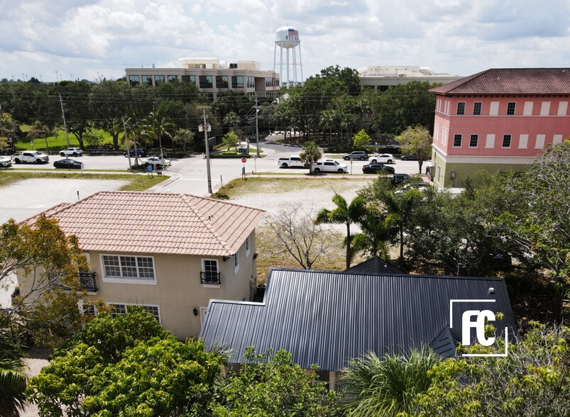 306 SE Detroit Ave, Stuart, FL à louer - Photo du bâtiment - Image 3 de 7
