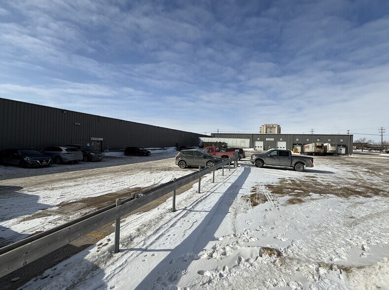 700 King Edward St, Winnipeg, MB à louer - Photo du bâtiment - Image 3 de 18