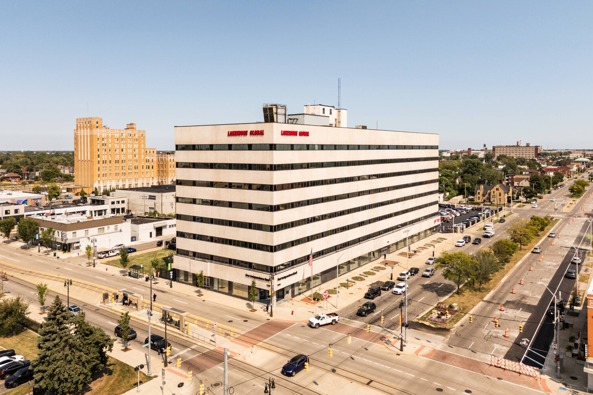 7300 Woodward Ave, Detroit, MI à louer Photo du bâtiment- Image 1 de 16