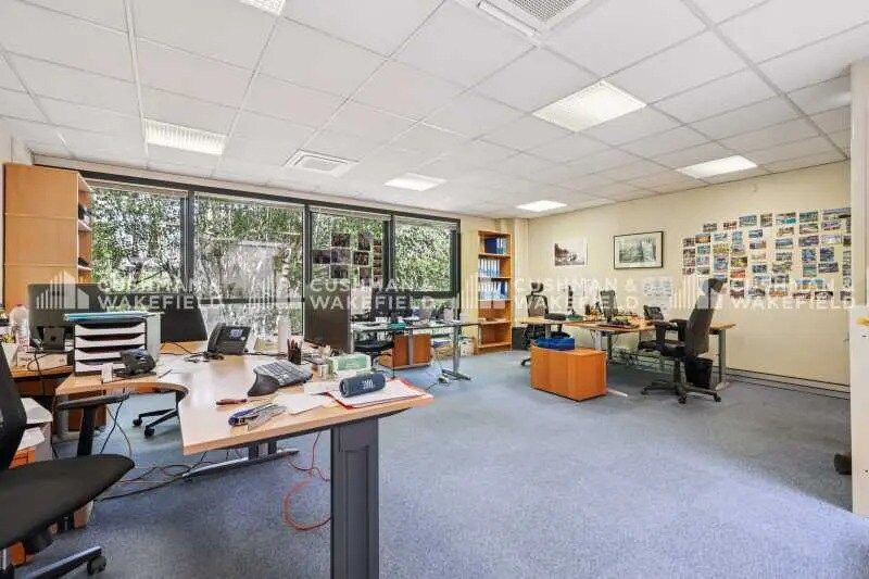 Office in Lisses for lease - Building Photo - Image 3 of 14