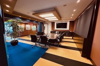 422 11th Ave SE, Calgary, AB for lease Interior Photo- Image 1 of 8