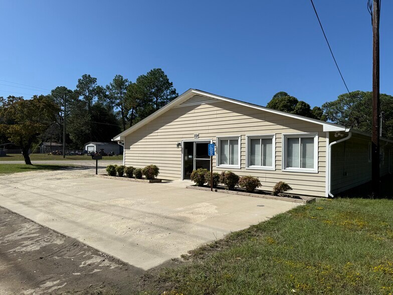 3738 Boone Trl, Fayetteville, NC à vendre - Photo du bâtiment - Image 2 de 15