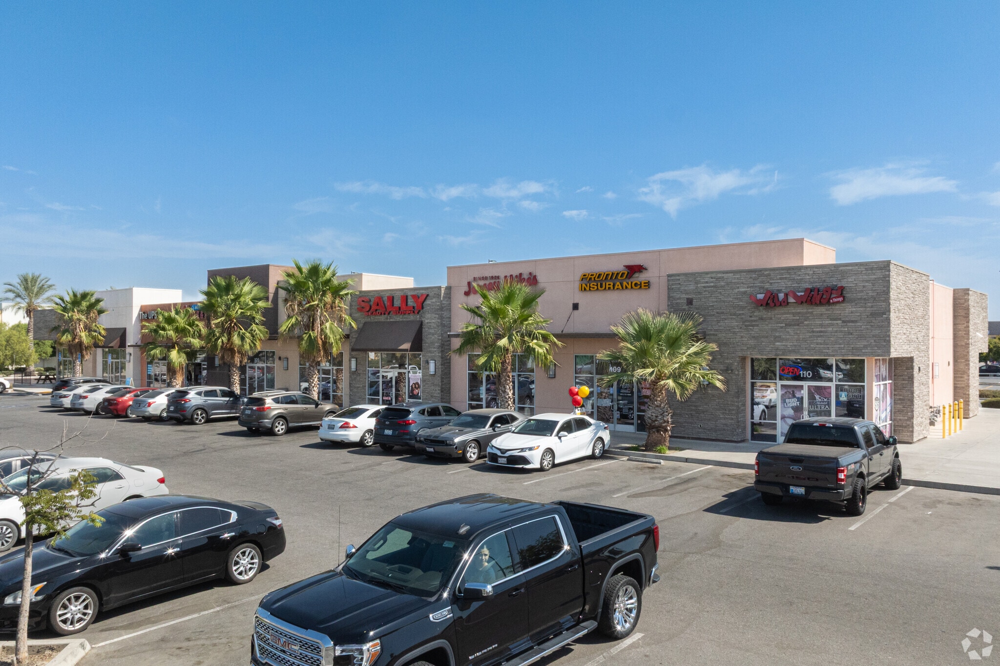 550 Woollomes Ave, Delano, CA for sale Primary Photo- Image 1 of 30