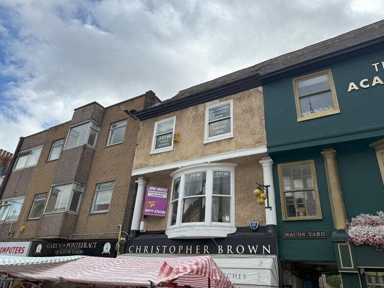33A Market Pl, Pontefract à louer - Photo du bâtiment - Image 2 de 8