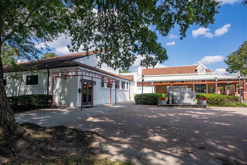 5865 Robert Oliver Pl, Columbia, MD à louer - Photo du bâtiment - Image 2 de 6