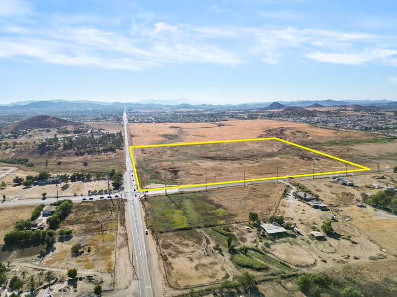 0 Loretta Ave, Menifee, CA for sale - Primary Photo - Image 1 of 35