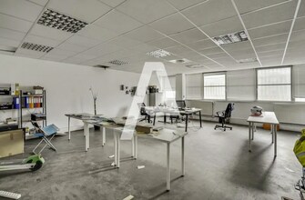 Industrial in Arcueil for lease Interior Photo- Image 1 of 3