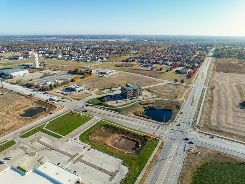 5460 West Pky, Johnston, IA à vendre - Photo du bâtiment - Image 2 de 4